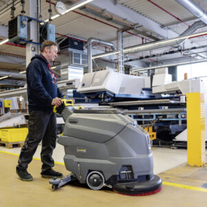 Usage Scenario of Scrubber Dryer BD 50/50 C: Workshop