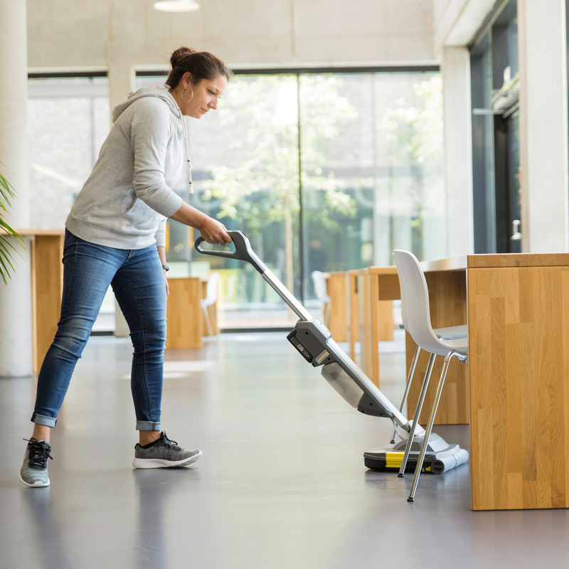 BR 30/1 C Bp Pack Ultra-Compact Floor Cleaner | Powerful 18V Battery Cleaning Excellence
