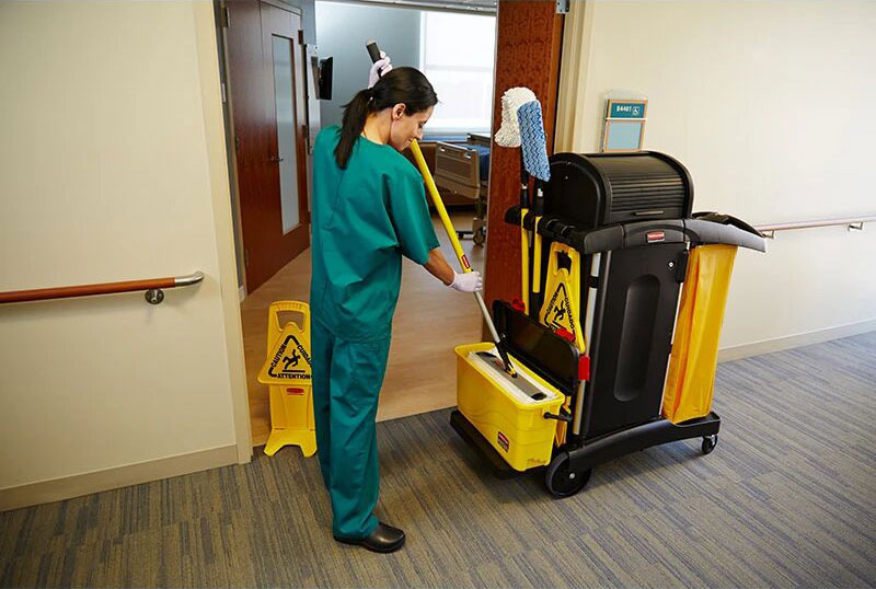 Rubbermaid Commercial healthcare cleaning carts are fully compatible with Rubbermaid Commercial microfiber products and accessories.