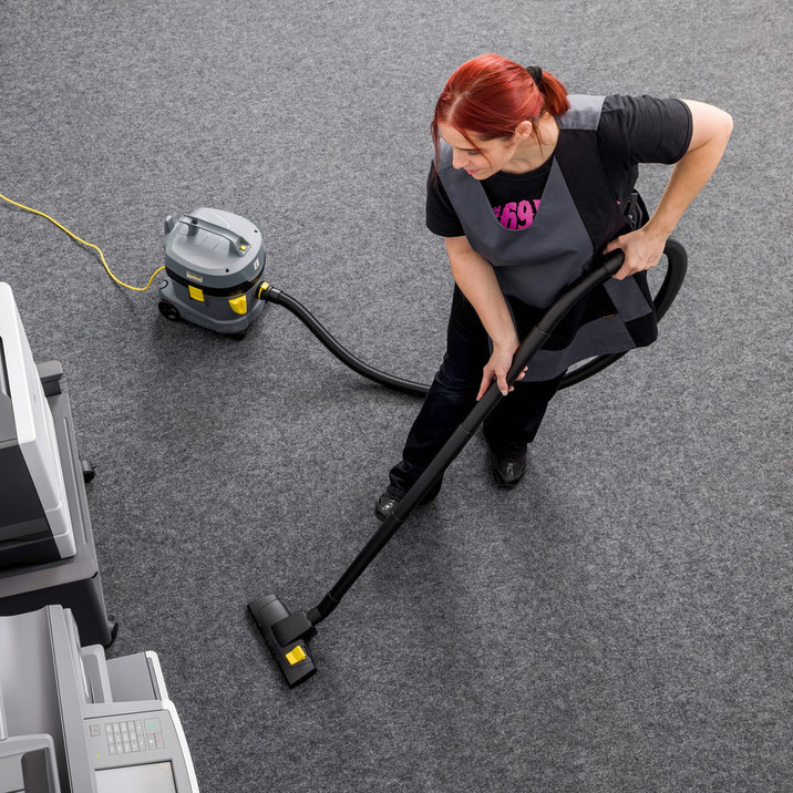 Karcher T 11/1 Classic Dry Vacuum Cleaner | Lightweight Compact 11L Capacity for Professional Use