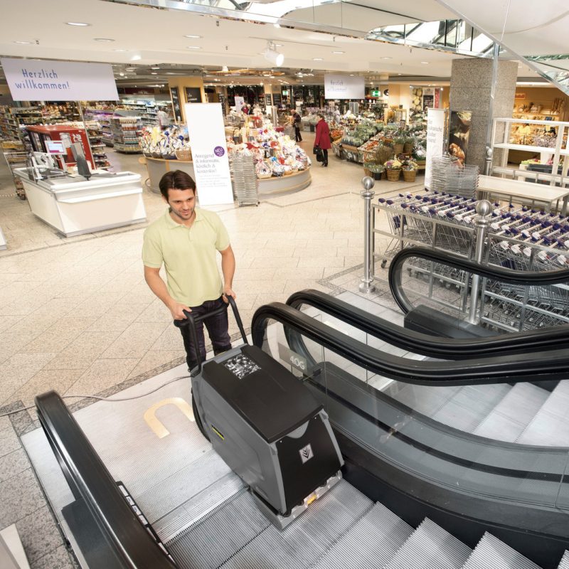 Karcher BR 47/35 Esc Escalator Cleaner | 800 W Extraction, Wash & Dry in One Pass, No Shutdown for Supermarkets