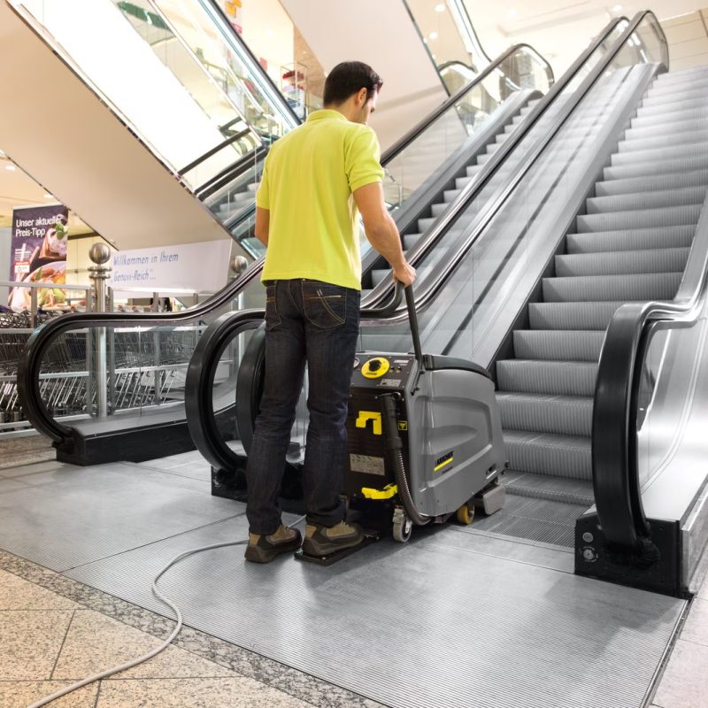 Karcher BR 47/35 Esc Escalator Cleaner | 800 W Extraction, Wash & Dry in One Pass, No Shutdown for Supermarkets